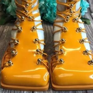 NWB Vivienne Hu Studded Leather Strappy Ankle Boots Color: Tangerine Sz 7